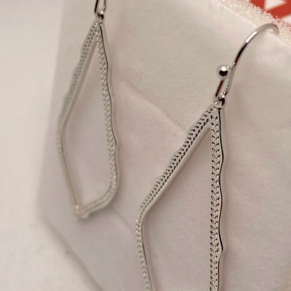 Beautiful Hoop Earrings - Picture 4 of 4